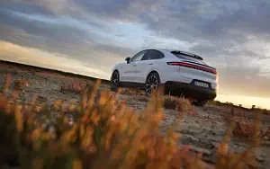 Cars wallpapers Porsche Cayenne E-Hybrid Coupe - 2023