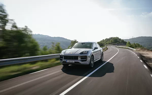 Cars wallpapers Porsche Cayenne S E-Hybrid Coupe SportDesign Package - 2023