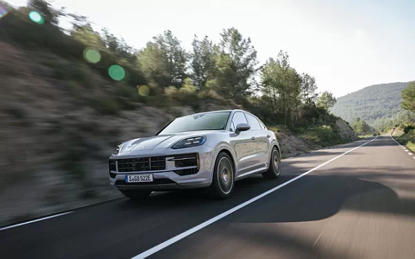 Cars wallpapers Porsche Cayenne S E-Hybrid Coupe SportDesign Package - 2023