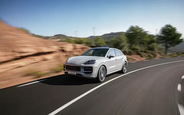 Cars wallpapers Porsche Cayenne S E-Hybrid Coupe SportDesign Package - 2023