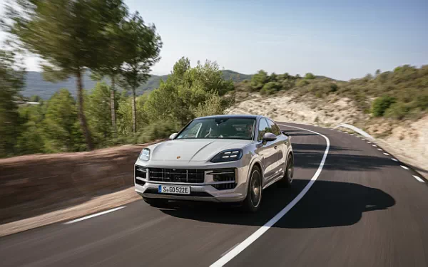 Cars wallpapers Porsche Cayenne S E-Hybrid Coupe SportDesign Package - 2023