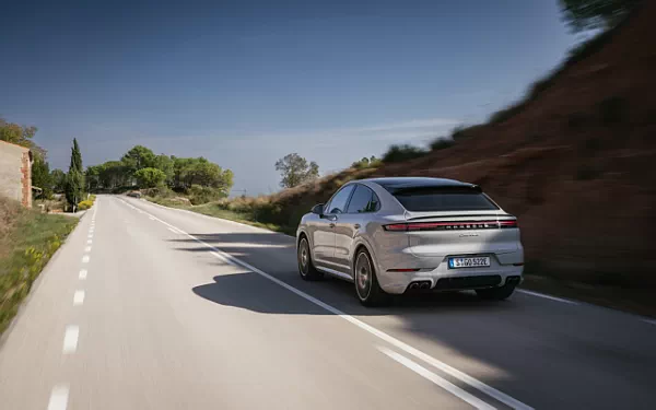Cars wallpapers Porsche Cayenne S E-Hybrid Coupe SportDesign Package - 2023