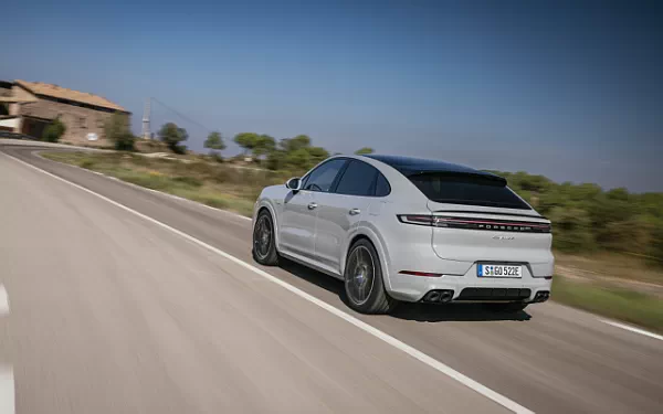 Cars wallpapers Porsche Cayenne S E-Hybrid Coupe SportDesign Package - 2023