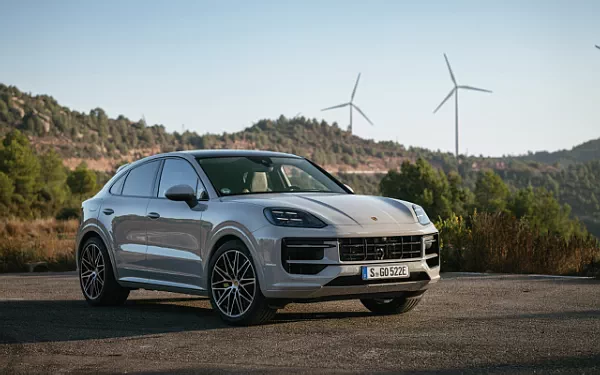Cars wallpapers Porsche Cayenne S E-Hybrid Coupe SportDesign Package - 2023