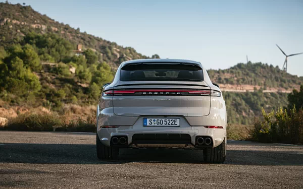 Cars wallpapers Porsche Cayenne S E-Hybrid Coupe SportDesign Package - 2023