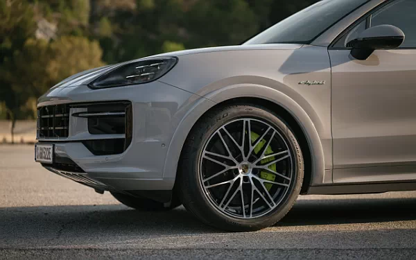 Cars wallpapers Porsche Cayenne S E-Hybrid Coupe SportDesign Package - 2023