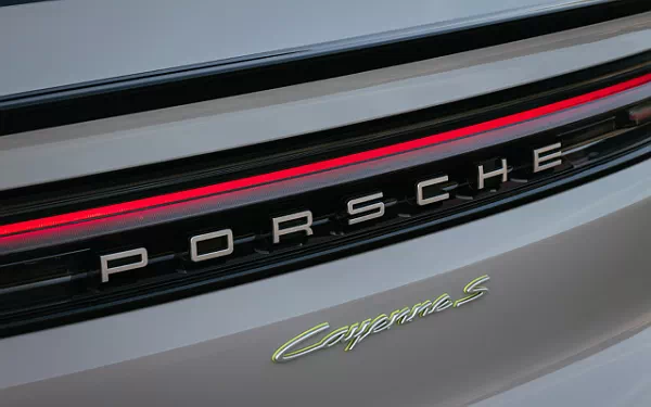 Cars wallpapers Porsche Cayenne S E-Hybrid Coupe SportDesign Package - 2023