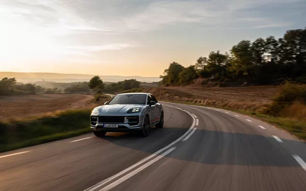 Cars wallpapers Porsche Cayenne Turbo E-Hybrid Coupe - 2023