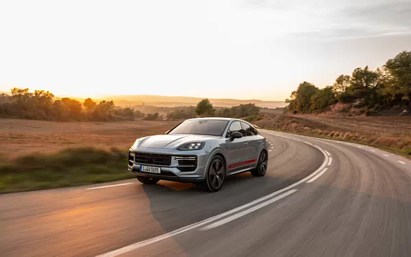 Cars wallpapers Porsche Cayenne Turbo E-Hybrid Coupe - 2023