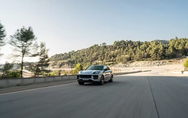 Cars wallpapers Porsche Cayenne Turbo E-Hybrid Coupe - 2023