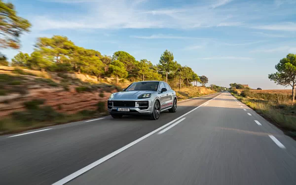 Cars wallpapers Porsche Cayenne Turbo E-Hybrid Coupe - 2023