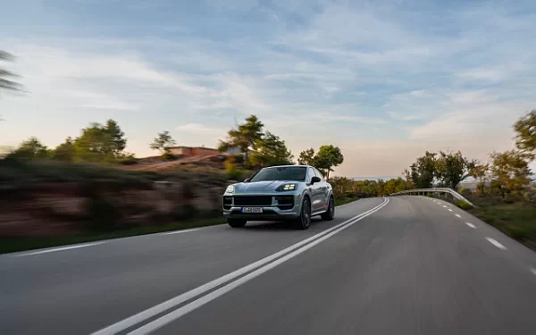Cars wallpapers Porsche Cayenne Turbo E-Hybrid Coupe - 2023