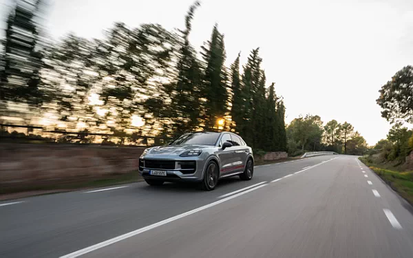 Cars wallpapers Porsche Cayenne Turbo E-Hybrid Coupe - 2023
