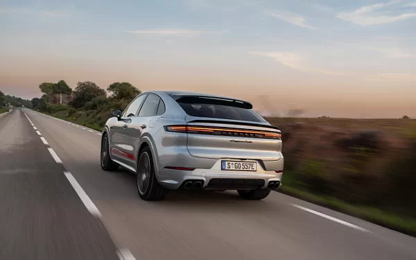 Cars wallpapers Porsche Cayenne Turbo E-Hybrid Coupe - 2023