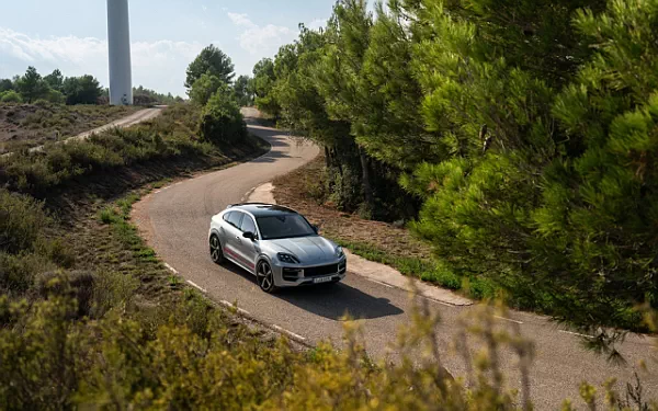 Cars wallpapers Porsche Cayenne Turbo E-Hybrid Coupe - 2023