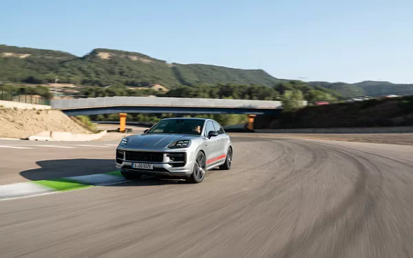 Cars wallpapers Porsche Cayenne Turbo E-Hybrid Coupe - 2023