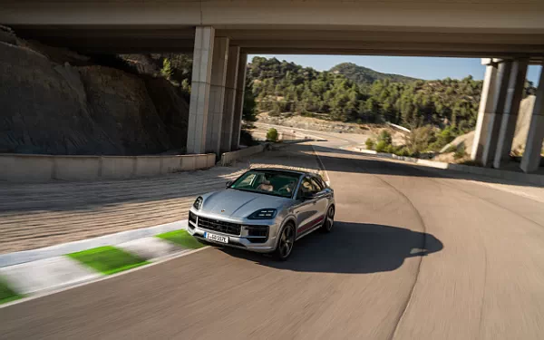 Cars wallpapers Porsche Cayenne Turbo E-Hybrid Coupe - 2023