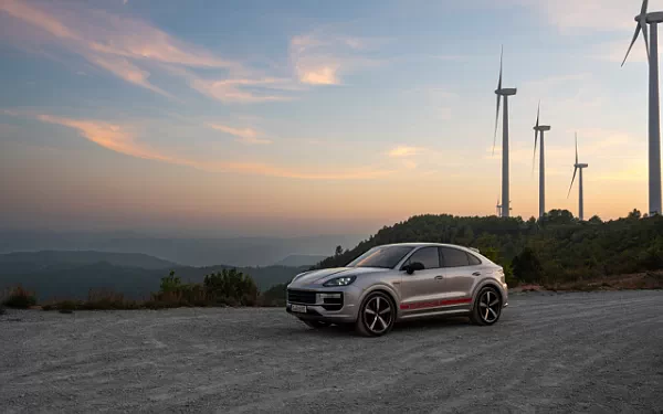 Cars wallpapers Porsche Cayenne Turbo E-Hybrid Coupe - 2023
