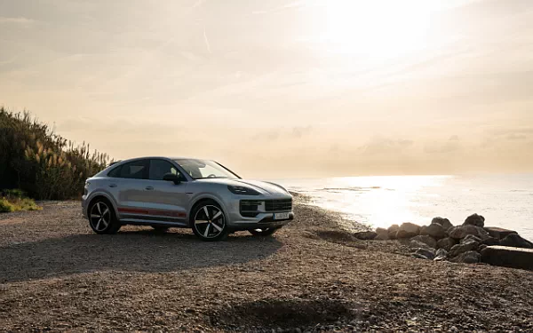 Cars wallpapers Porsche Cayenne Turbo E-Hybrid Coupe - 2023