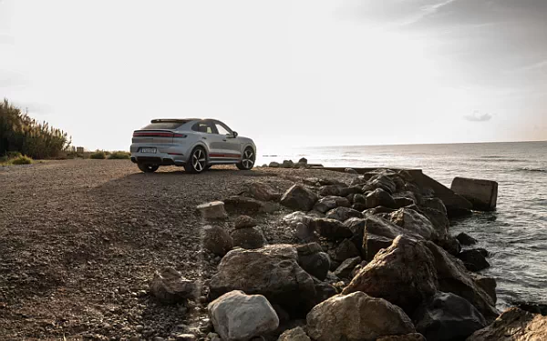 Cars wallpapers Porsche Cayenne Turbo E-Hybrid Coupe - 2023