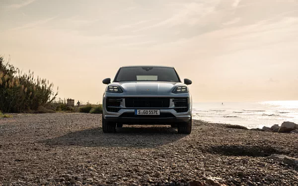 Cars wallpapers Porsche Cayenne Turbo E-Hybrid Coupe - 2023
