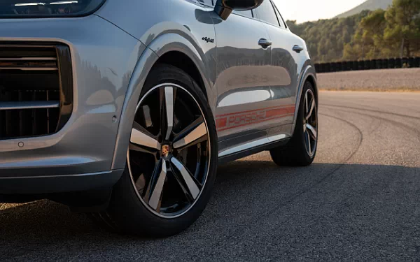 Cars wallpapers Porsche Cayenne Turbo E-Hybrid Coupe - 2023