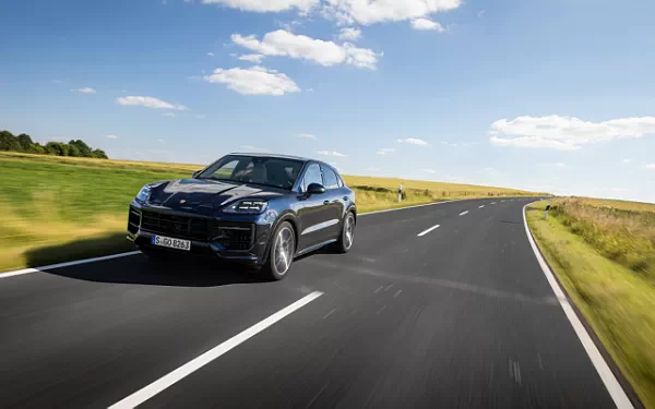 Cars wallpapers Porsche Cayenne GTS Coupe (Algarve Blue Metallic) - 2024