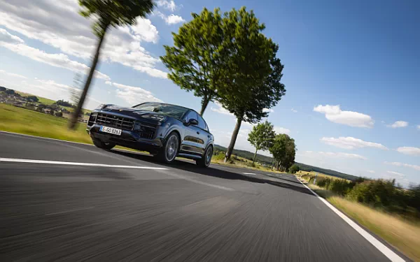 Cars wallpapers Porsche Cayenne GTS Coupe (Algarve Blue Metallic) - 2024