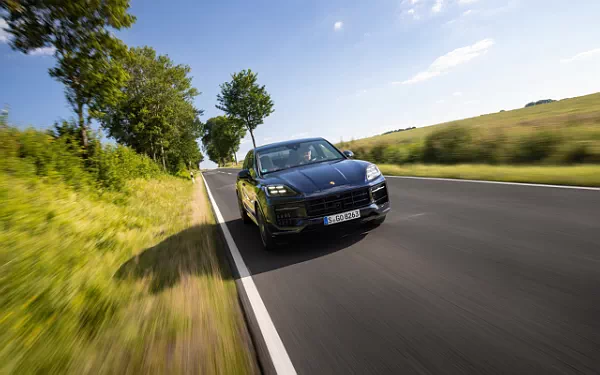 Cars wallpapers Porsche Cayenne GTS Coupe (Algarve Blue Metallic) - 2024