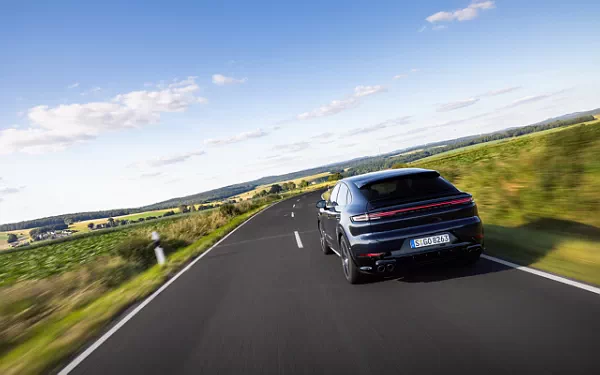 Cars wallpapers Porsche Cayenne GTS Coupe (Algarve Blue Metallic) - 2024