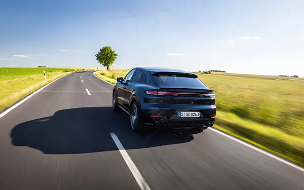 Cars wallpapers Porsche Cayenne GTS Coupe (Algarve Blue Metallic) - 2024
