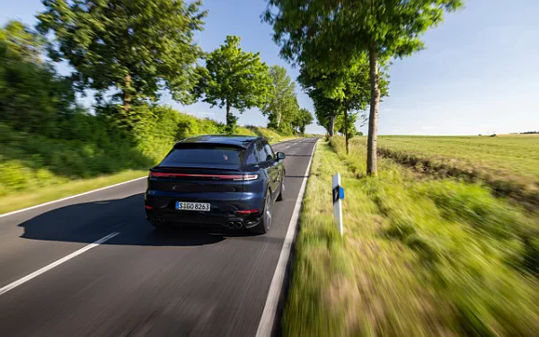 Cars wallpapers Porsche Cayenne GTS Coupe (Algarve Blue Metallic) - 2024