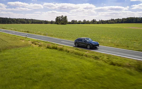 Cars wallpapers Porsche Cayenne GTS Coupe (Algarve Blue Metallic) - 2024