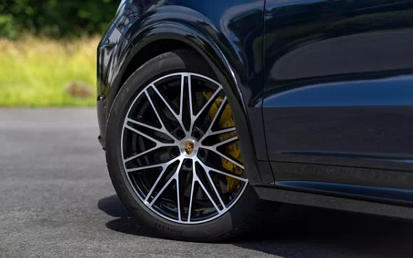 Cars wallpapers Porsche Cayenne GTS Coupe (Algarve Blue Metallic) - 2024
