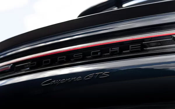 Cars wallpapers Porsche Cayenne GTS Coupe (Algarve Blue Metallic) - 2024