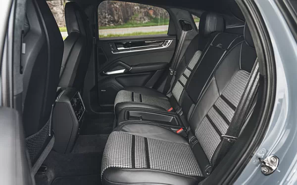 Cars wallpapers Porsche Cayenne GTS Coupe - 2024