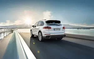 Cars wallpapers Porsche Cayenne S E-Hybrid - 2014