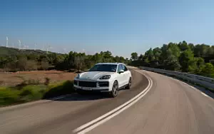 Cars wallpapers Porsche Cayenne S E-Hybrid (Carrara White Metallic) - 2023