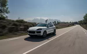 Cars wallpapers Porsche Cayenne S E-Hybrid (Carrara White Metallic) - 2023