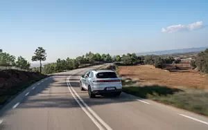Cars wallpapers Porsche Cayenne S E-Hybrid (Carrara White Metallic) - 2023