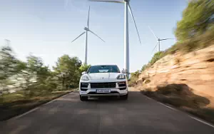 Cars wallpapers Porsche Cayenne Turbo E-Hybrid (Carrara White Metallic) - 2023