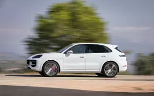 Cars wallpapers Porsche Cayenne Turbo E-Hybrid (Carrara White Metallic) - 2023