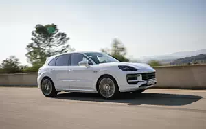 Cars wallpapers Porsche Cayenne Turbo E-Hybrid (Carrara White Metallic) - 2023
