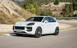 Cars wallpapers Porsche Cayenne Turbo E-Hybrid (Carrara White Metallic) - 2023