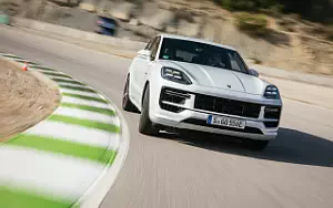 Cars wallpapers Porsche Cayenne Turbo E-Hybrid (Carrara White Metallic) - 2023