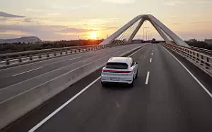 Cars wallpapers Porsche Cayenne Turbo E-Hybrid - 2023