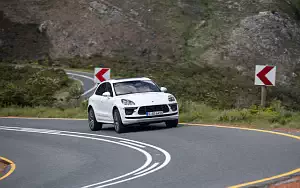 Cars wallpapers Porsche Macan Turbo (Carrara White Metallic) - 2019