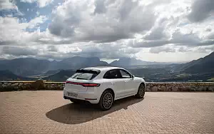 Cars wallpapers Porsche Macan Turbo (Carrara White Metallic) - 2019