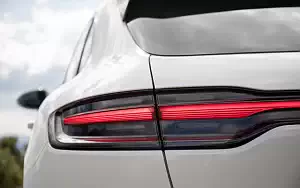 Cars wallpapers Porsche Macan Turbo (Carrara White Metallic) - 2019
