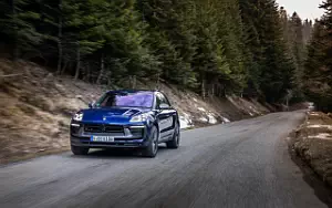 Cars wallpapers Porsche Macan T (Gentian Blue Metallic) - 2022
